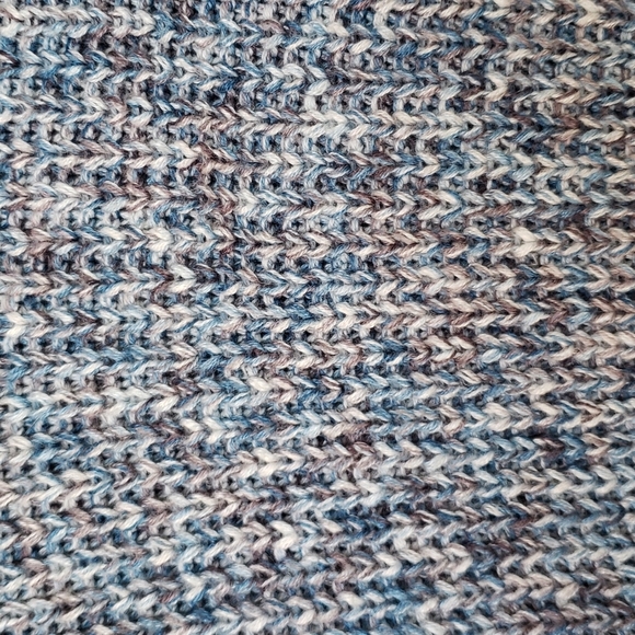 CABI Sweater - Picture 5 of 15